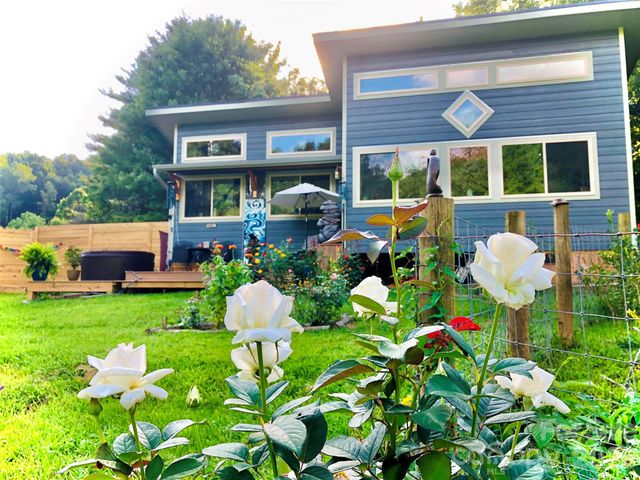 3 Taproot Trail, Barnardsville, NC 28709