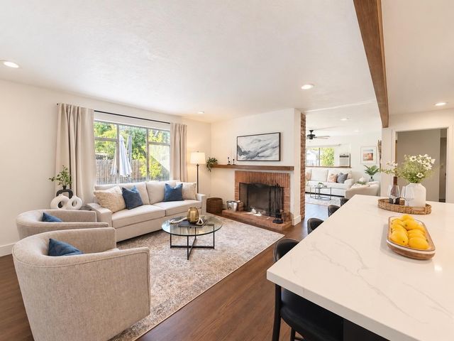 812 Skipper Cir, Sacramento, CA 95822