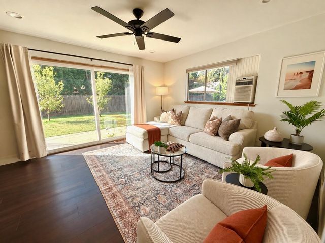 812 Skipper Cir, Sacramento, CA 95822