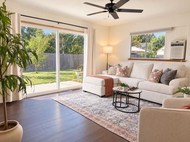 812 Skipper Cir, Sacramento, CA 95822