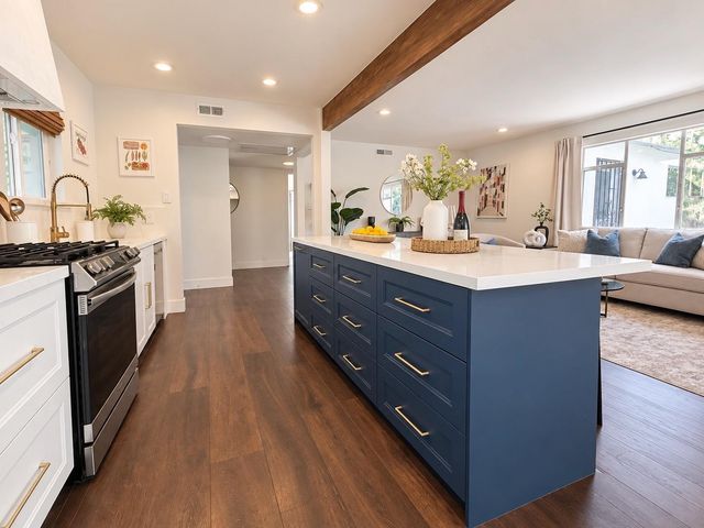812 Skipper Cir, Sacramento, CA 95822