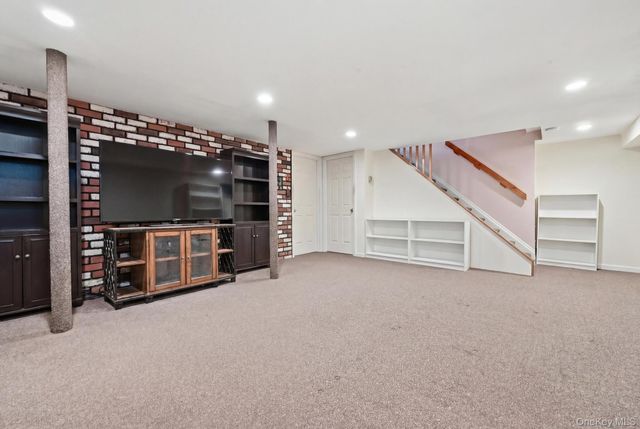 3965 Darby Lane, Seaford, NY 11783