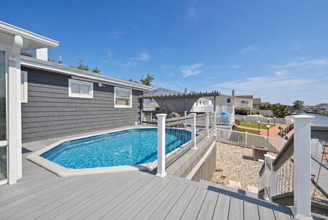 3965 Darby Lane, Seaford, NY 11783