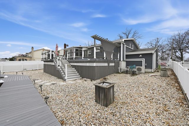 3965 Darby Lane, Seaford, NY 11783