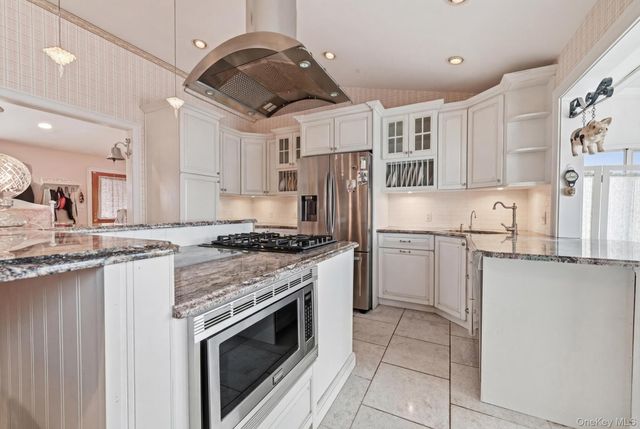 3965 Darby Lane, Seaford, NY 11783