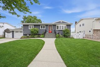 3965 Darby Lane, Seaford, NY 11783