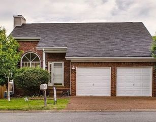 5268 Village Way, Nashville, TN 37211