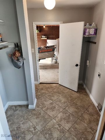 1249 Park Garden Road, Great Falls, MT 59404