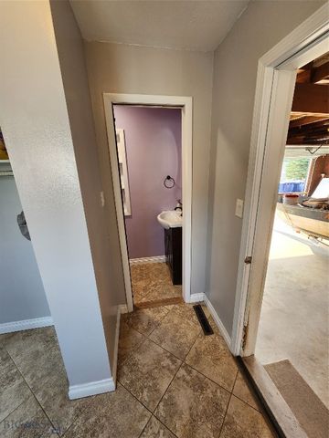 1249 Park Garden Road, Great Falls, MT 59404