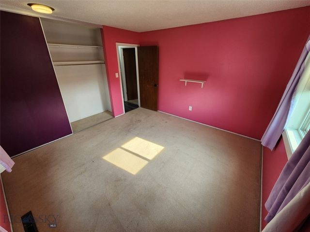 1249 Park Garden Road, Great Falls, MT 59404