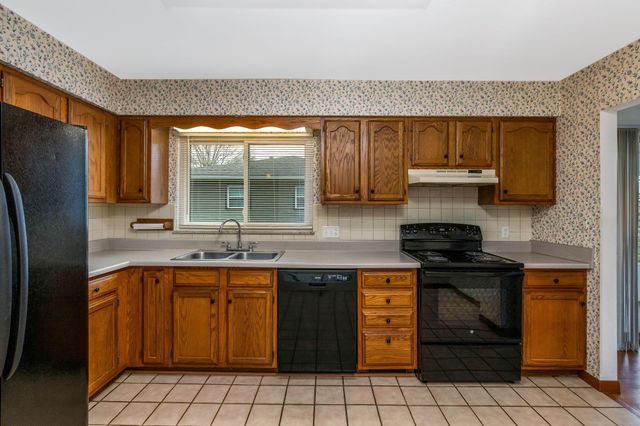 280 Woodsview Drive, Canal Winchester, OH 43110