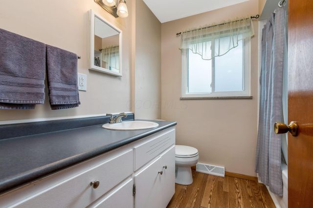 280 Woodsview Drive, Canal Winchester, OH 43110