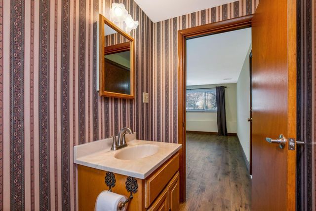 280 Woodsview Drive, Canal Winchester, OH 43110