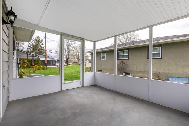 280 Woodsview Drive, Canal Winchester, OH 43110