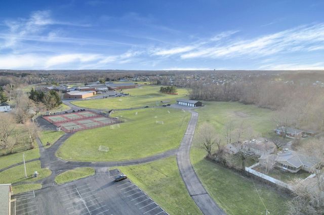 280 Woodsview Drive, Canal Winchester, OH 43110