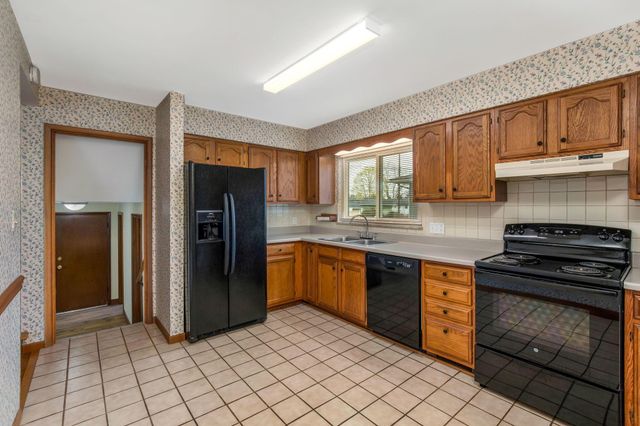 280 Woodsview Drive, Canal Winchester, OH 43110