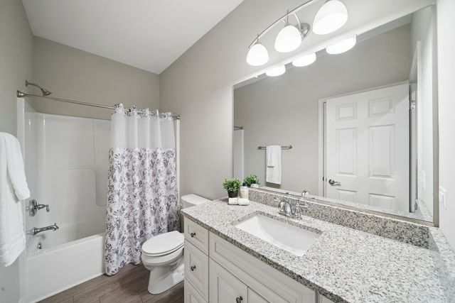 807 Alexandra Lane, Yorkville, IL 60560