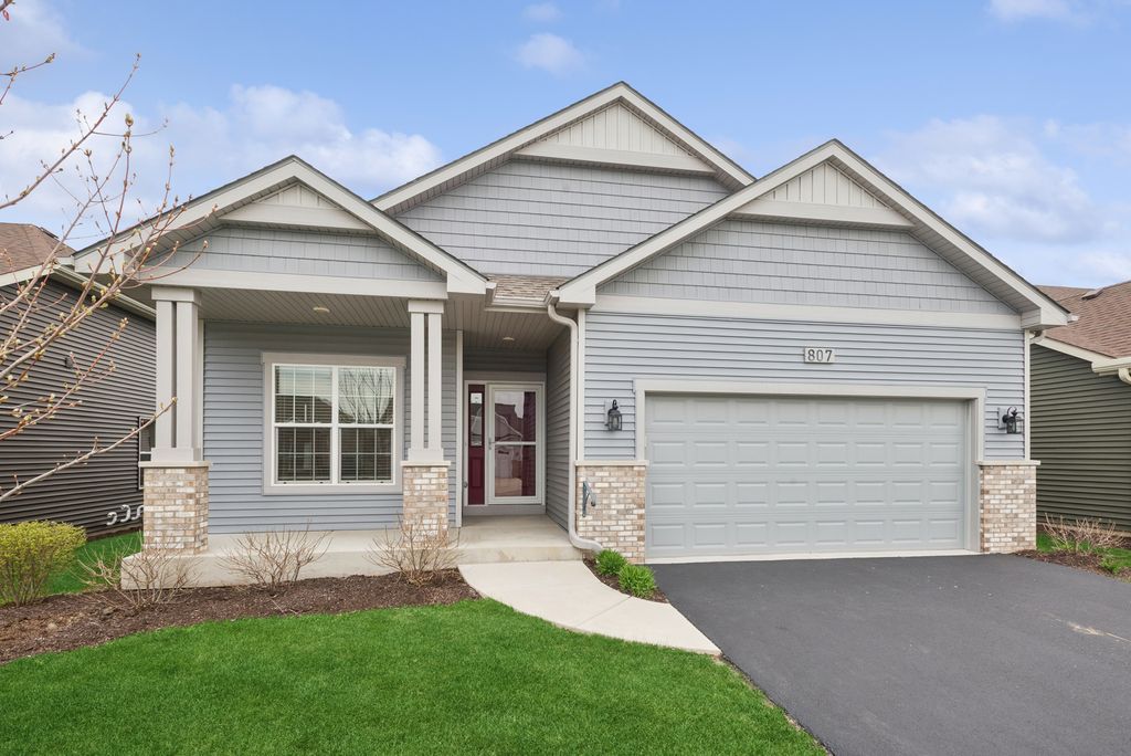 807 Alexandra Lane, Yorkville, IL 60560