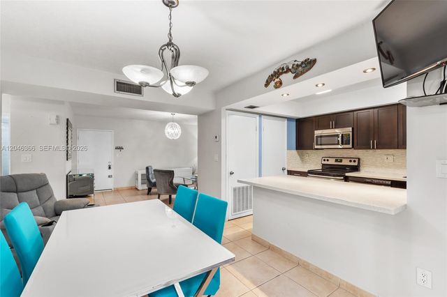 8401 SW 107th Ave 144E, Miami, FL 33173