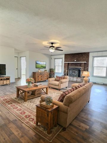 1522 County Road 404, Alton, MO 65606