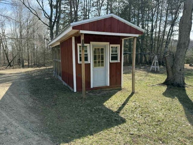21632 90th Avenue, Evart, MI 49631
