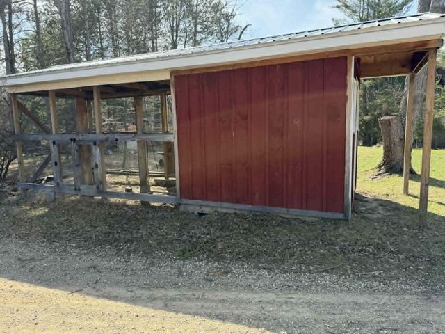 21632 90th Avenue, Evart, MI 49631