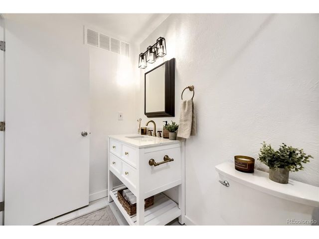7953 Chase Cir 200, Arvada, CO 80003