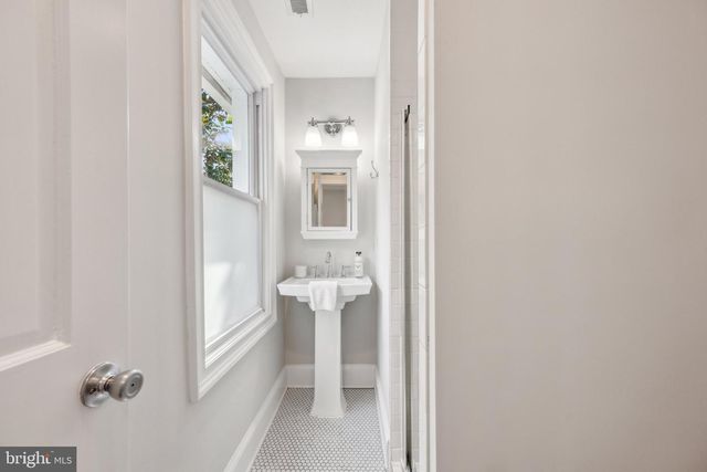 1707 IRVING STREET, Washington, DC 20018