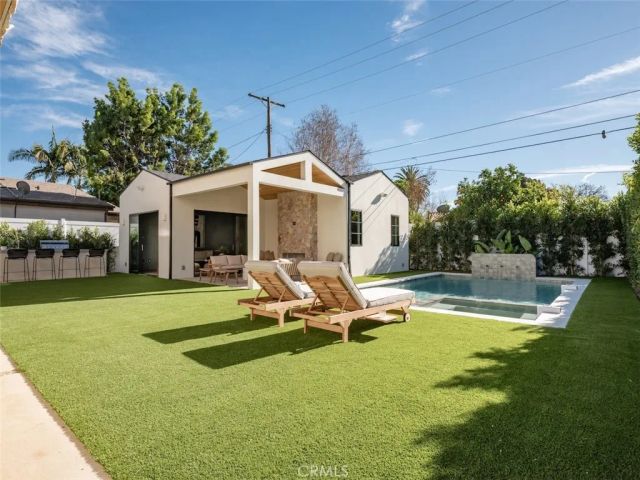 11746 Blix, Valley Village, CA 91607