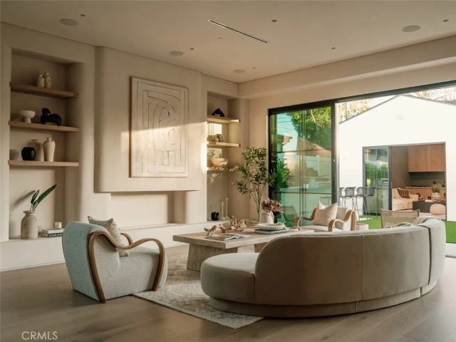 11746 Blix, Valley Village, CA 91607