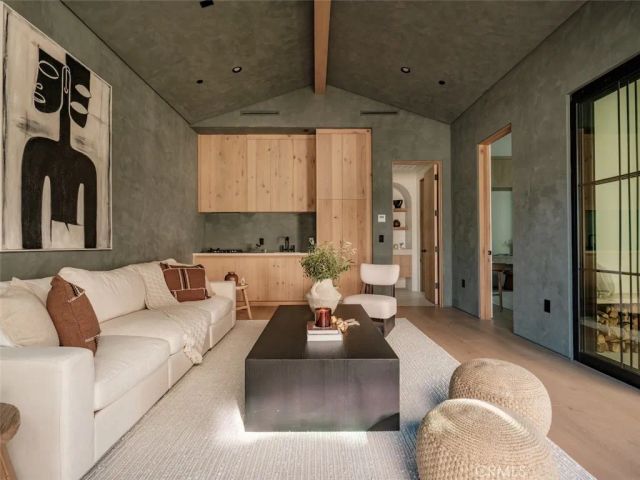 11746 Blix, Valley Village, CA 91607