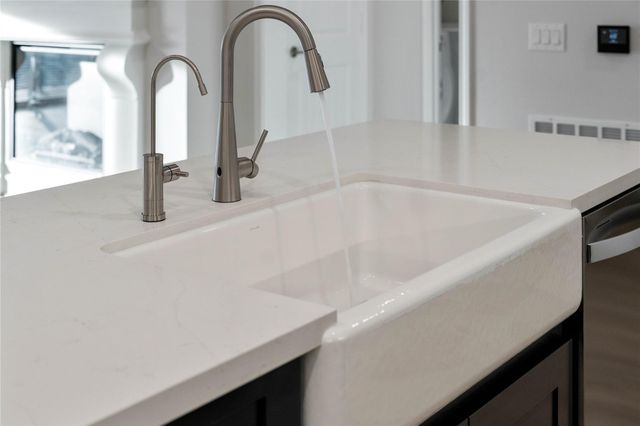 6804 Westview Drive 3404, Houston, TX 77055