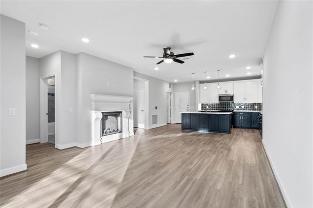 6804 Westview Drive 3404, Houston, TX 77055