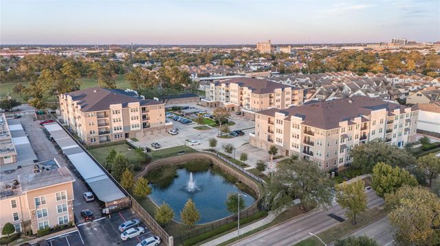 6804 Westview Drive 3404, Houston, TX 77055