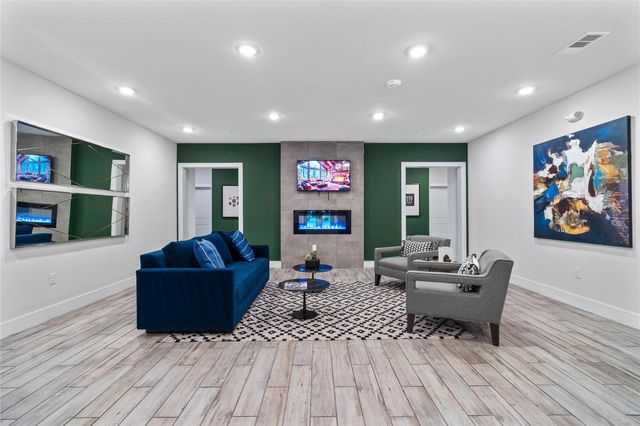 6804 Westview Drive 3404, Houston, TX 77055