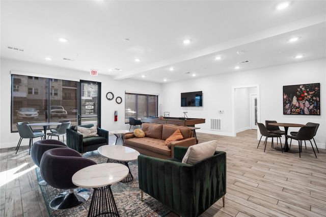 6804 Westview Drive 3404, Houston, TX 77055