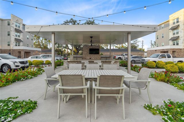 6804 Westview Drive 3404, Houston, TX 77055