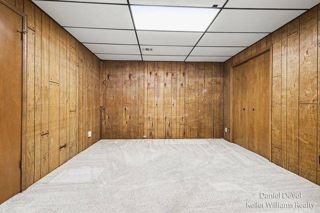8825 Cottonwood Drive, Jenison, MI 49428