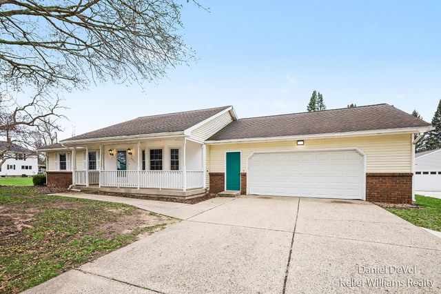 8825 Cottonwood Drive, Jenison, MI 49428