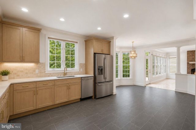 10417 SNOW POINT DR, Bethesda, MD 20814
