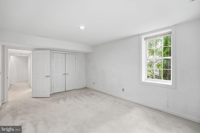10417 SNOW POINT DR, Bethesda, MD 20814