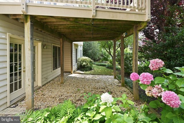 10417 SNOW POINT DR, Bethesda, MD 20814