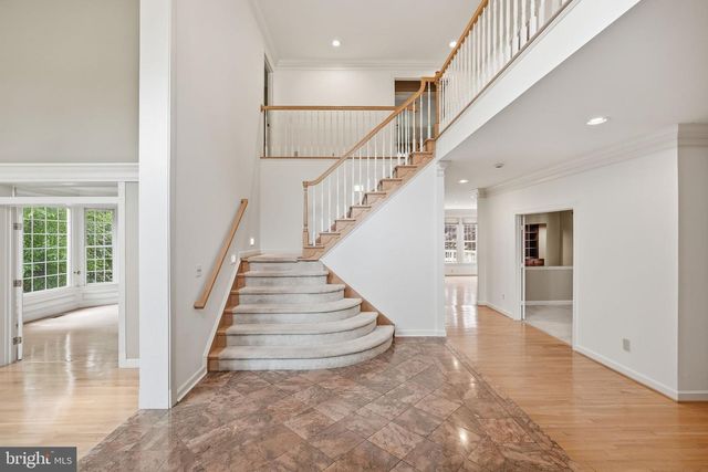 10417 SNOW POINT DR, Bethesda, MD 20814
