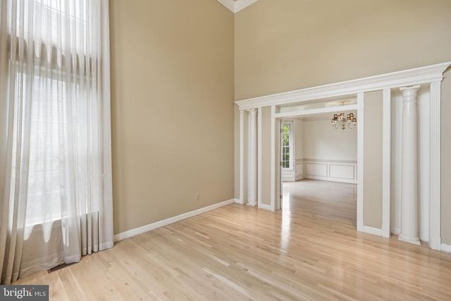 10417 SNOW POINT DR, Bethesda, MD 20814