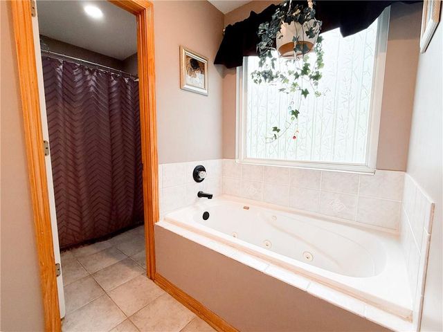 19205 E COLONY Court, Independence, MO 64058