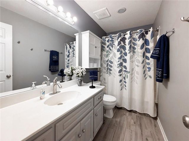 19205 E COLONY Court, Independence, MO 64058