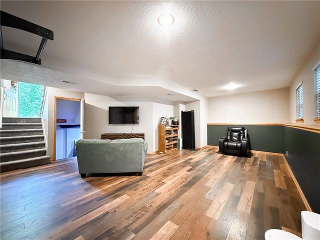 19205 E COLONY Court, Independence, MO 64058