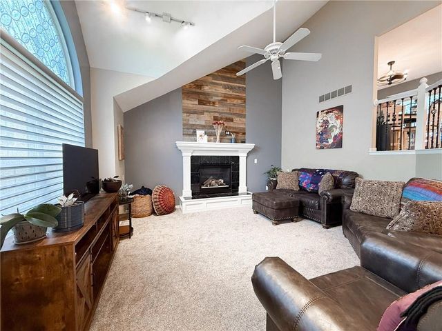 19205 E COLONY Court, Independence, MO 64058