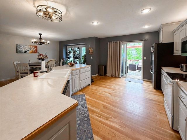 19205 E COLONY Court, Independence, MO 64058