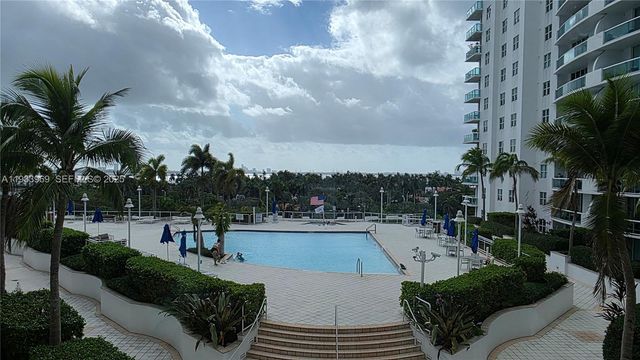 7900 Harbor Island Dr 703, North Bay Village, FL 33141